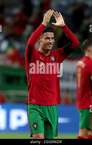 Faro, Portugal. September 2021. Portugals Stürmer Cristiano Ronaldo feiert nach der FIFA Fußball-Weltmeisterschaft 2022 in der europäischen Qualifikationsrunde Gruppe Ein Fußballspiel zwischen Portugal und der Republik Irland am 1. September 2021 im Stadion der Algarve in Faro, Portugal. (Bild: © Pedro Fiuza/ZUMA Press Wire) Stockfoto