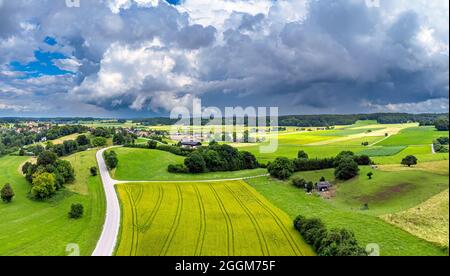 Grüne Felder und Wiesen, bei Andechs (Frieding), Luftbild, Oberbayern, Bayern, Deutschland, Europa Stockfoto