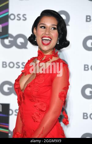 September 2021, London, Großbritannien. Raye bei den GQ Men of the Year Awards 2021, der Tate Modern, London. Bild: Doug Peters/EMPICS/Alamy Live News Stockfoto