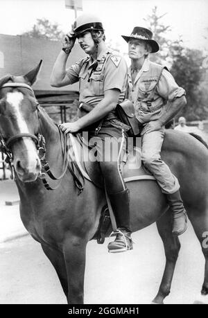 Paul Hogan, am Set des Films, „Crocodile Dundee“, Paramount Picches, Stockfoto