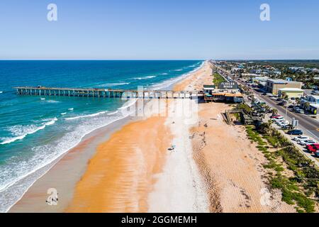 Florida Flagler Beach, öffentlicher Pier am Wasser, Atlantischer Ozean, Luftaufnahme von oben Stockfoto