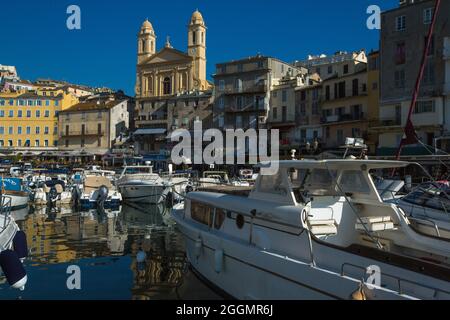 FRANKREICH. HAUTE-CORSE (2B) BASTIA. SAINT-JEAN BAPTISTE KIRCHE AM ALTEN HAFEN Stockfoto