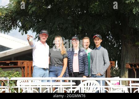 Andre Schröder,Charlotte Grave, amke Strohmann, Mario Henschel, Marvin Jünger beim Pressetermin zum Springturnier anlässlich der Görlitzer Springtage Stockfoto