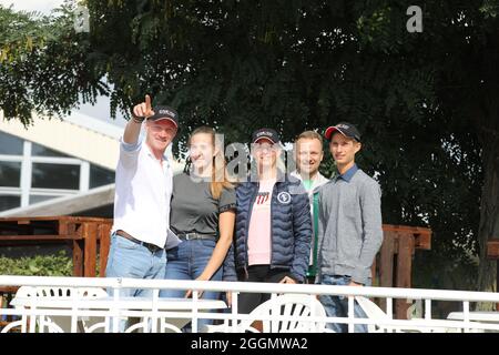 Andre Schröder,Charlotte Grave, amke Strohmann, Mario Henschel, Marvin Jünger beim Pressetermin zum Springturnier anlässlich der Görlitzer Springtage Stockfoto