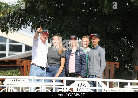 Andre Schröder,Charlotte Grave, amke Strohmann, Mario Henschel, Marvin Jünger beim Pressetermin zum Springturnier anlässlich der Görlitzer Springtage Stockfoto