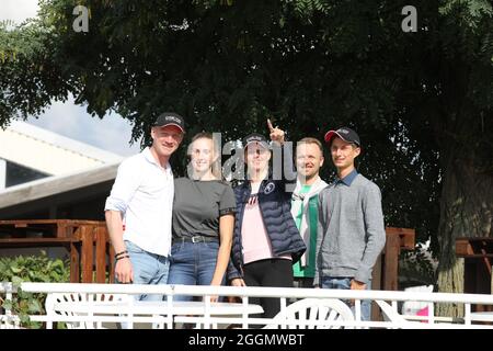 Andre Schröder,Charlotte Grave, amke Strohmann, Mario Henschel, Marvin Jünger beim Pressetermin zum Springturnier anlässlich der Görlitzer Springtage Stockfoto