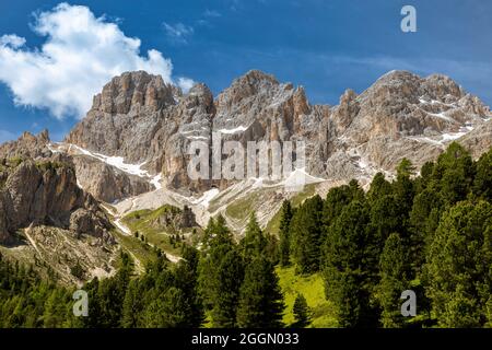 Blick auf die Rosengarten-Gruppe aus dem Vajolet-Tal, Trentino, Italien Stockfoto