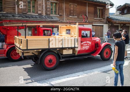 Oldtimer in PRAZ-SUR-ARLY : Feuerwehrauto von 23 Stockfoto