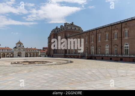 Venaria, Italien. Mai 2020. Reggia di Venaria reale, Savoy Royal Palace near Turin, Italy, exterior Credit: Independent Photo Agency/Alamy Live News Stockfoto