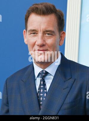 1. September 2021, West Hollywood, Kalifornien, USA: Clive Owen nimmt an der Premiere von FX's ''Impeachment: American Crime Story' Teil (Kreditbild: © Billy Bennight/ZUMA Press Wire) Stockfoto