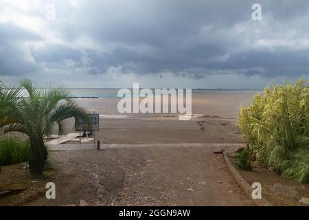 Überschwemmungen. Hochwasser. Straßen, Promenaden und Strand überflutet. Regen. Stürme. Sturm. Beschädigung. Hurrikan. Tot. Verschwunden. Starker Regen. 2024. Malaga. Valencia. Stockfoto