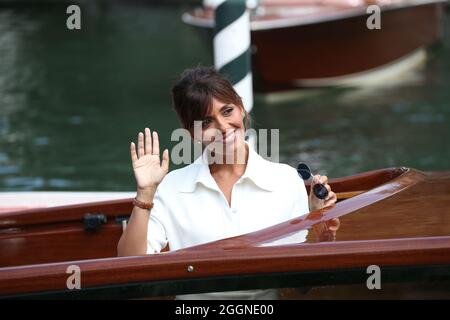 VENEDIG, ITALIEN - 31. AUGUST: Serena Rossi wird beim 78. Internationalen Filmfestival von Venedig am 31. August 2021 in Venedig, Italien, zu sehen sein. (Foto von Mark Cape/Insidefoto) Stockfoto