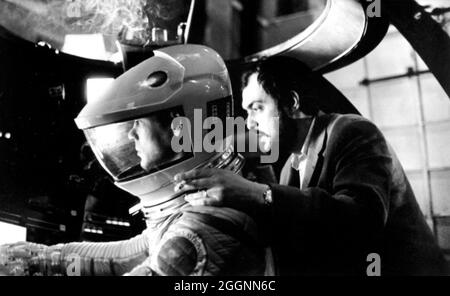 2001: Ein MGM-Film VON SPACE ODYSSEY 1968 unter der Regie von Stanley Kubrick rechts mit Gary Lockwood Stockfoto