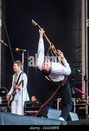 Miles Kane live auf der Common Stage beim Victorious Festival, Portsmouth, Großbritannien 29. August 2021. Stockfoto