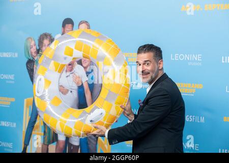 Richard Horatio Rick Kavanian bei der Premiere des Kinofilms Beckenrand Sherifff am 1. September 2021 im Münchner Arri Kino. * Richard Horatio Rick Kavanian bei der Premiere des Films Beckenrand Sheriff ( Pool Edge Sheriff ) am 1. September 2021 im Arri-Kino in München. (Foto: Alexander Pohl/Sipa USA) Quelle: SIPA USA/Alamy Live News Stockfoto