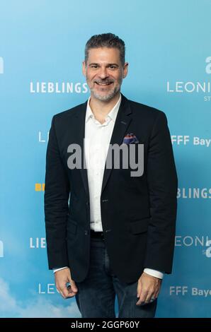 Richard Horatio Rick Kavanian bei der Premiere des Kinofilms Beckenrand Sherifff am 1. September 2021 im Münchner Arri Kino. * Richard Horatio Rick Kavanian bei der Premiere des Films Beckenrand Sheriff ( Pool Edge Sheriff ) am 1. September 2021 im Arri-Kino in München. (Foto: Alexander Pohl/Sipa USA) Quelle: SIPA USA/Alamy Live News Stockfoto