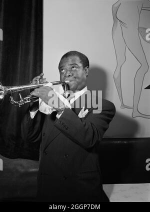 Porträt von Louis Armstrong, zwischen 1938 und 1948. Stockfoto