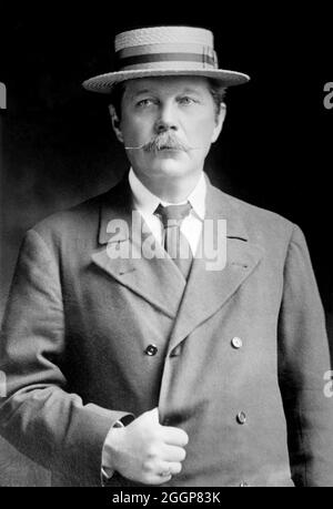 Arthur Conan Doyle (1859 - 1930) war ein berühmter schottischer Autor und Arzt, der vor allem für seine Geschichten über den Detektiv Sherlock Holmes bekannt war. Stockfoto