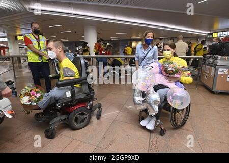 Die Abbildung zeigt die Rückkehr mehrerer belgischer Athleten nach den Paralympischen Spielen 2020 in Tokio, Japan, in der Ankunftshalle in Br Stockfoto