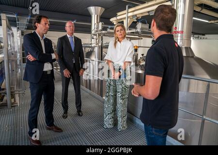 Gulpen, Niederlande. September 2021. GULPEN - Königin Maxima besucht die Bierbrauerei Gulpener in Gulpen, 2. September 2021. RPE Albert Nieboer Foto Albert Nieboer Credit: dpa picture Alliance/Alamy Live News Stockfoto