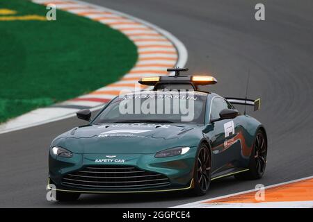 2. September 2021, Circuit Park Zandvoort, Zandvoort, FORMEL 1 HEINEKEN DUTCH GRAND PRIX 2021, auf dem Bild fährt das Safety Car über die neue Zandvoort-Rennstrecke. Stockfoto