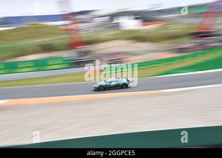 2. September 2021, Circuit Park Zandvoort, Zandvoort, FORMEL 1 HEINEKEN DUTCH GRAND PRIX 2021, auf dem Bild fährt das Safety Car über die neue Zandvoort-Rennstrecke. Stockfoto