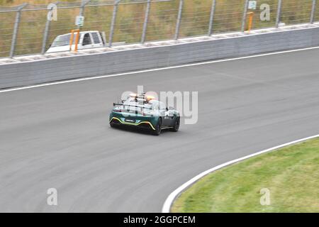 2. September 2021, Circuit Park Zandvoort, Zandvoort, FORMEL 1 HEINEKEN DUTCH GRAND PRIX 2021, auf dem Bild fährt das Safety Car über die neue Zandvoort-Rennstrecke. Stockfoto
