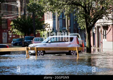 Straßenüberflutung durch Hurriam Ida Regen in Hoboken, New Jersey, USA. Stockfoto