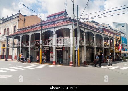 IQUITOS, PERU - 18. JULI 2015: La Casa de Fierro (das Eiserne Haus) in Iquitos, Peru Stockfoto