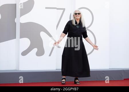 Venedig, Italien. September 2021. Jane Campion nimmt an der Premiere und Eröffnungsfeier der 78. Internationalen Filmfestspiele von Venedig am 02. September 2021 in Venedig, Italien, Teil. Foto von Paolo Cotello/imageSPACE Credit: Imagespace/Alamy Live News Stockfoto