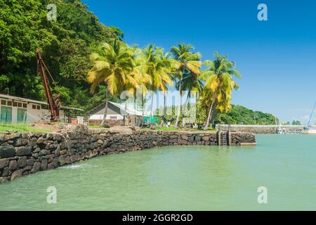 Küste der Ile Royale, eine der Inseln der Iles du Salut (Inseln der Erlösung) in Französisch-Guayana Stockfoto