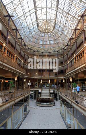 Innenansicht der Arcade eine viktorianische Ära Einkaufszentren heute das Hyatt Regency Hotel in der Innenstadt von Cleveland.Ohio.USA Stockfoto