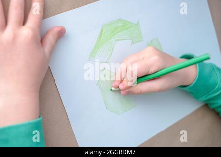 Kinderhandzeichnung wiederverwenden Symbol. Draufsicht. Hochwertige Fotos Stockfoto