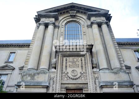 Justizgebäude in Frankreich, Reims, Inschrift Liberte, Egalite, Fraternite Stockfoto