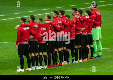 Warschau, Polen. September 2021. Die albanische Fußballmannschaft während des Spiels der FIFA Fußball-Qualifikationgruppe I 2022 zwischen Polen und Albanien im PGE-Nationalstadion in Warschau, Polen, am 2. September 2021 (Foto: Andrew SURMA/ Quelle: SIPA USA/Alamy Live News Stockfoto