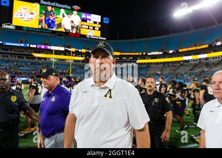 Charlotte, NC, USA. September 2021. Appalachian State Mountaineers ist Cheftrainer Shawn Clark, nachdem er 2021 im Bank of America Stadium in Charlotte, NC, den Duke's Mayo Classic gewonnen hat. (Scott Kinser/Cal Sport Media). Kredit: csm/Alamy Live Nachrichten Stockfoto