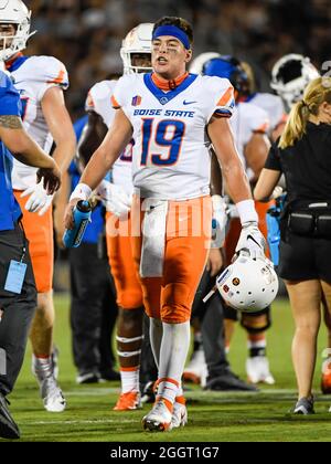 Orlando, FL, USA. September 2021. Boise State Broncos Quarterback Hank Bachmeier (19) während des NCAA-Fußballspiels zwischen Boise State Broncos und den UCF-Knights im Bounce House in Orlando, FL. Romeo T Guzman/Cal Sport Media/Alamy Live News Stockfoto