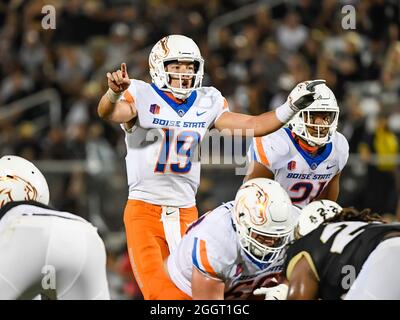 Orlando, FL, USA. September 2021. Boise State Broncos Quarterback Hank Bachmeier (19) während des NCAA-Fußballspiels zwischen Boise State Broncos und den UCF-Knights im Bounce House in Orlando, FL. Romeo T Guzman/Cal Sport Media/Alamy Live News Stockfoto