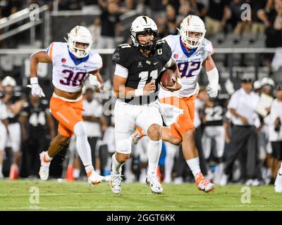 Orlando, FL, USA. September 2021. UCF Knights Quarterback Dillon Gabriel (11) während des NCAA-Fußballspiels zwischen Boise State Broncos und den UCF-Knights im Bounce House in Orlando, FL. Romeo T Guzman/Cal Sport Media/Alamy Live News Stockfoto