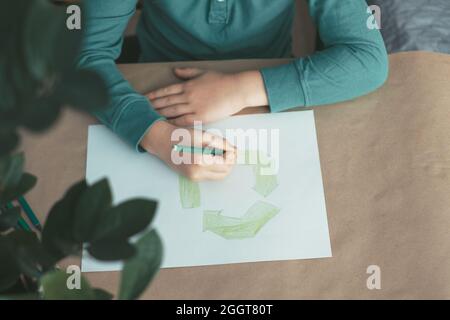 Kinderhandzeichnung wiederverwenden Symbol. Draufsicht. Hochwertige Fotos Stockfoto