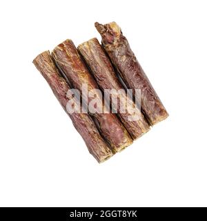 PET Leckereien auf weißem Hintergrund. Getrocknetes Rindfleisch Ösophagus Sticks fo Stockfoto