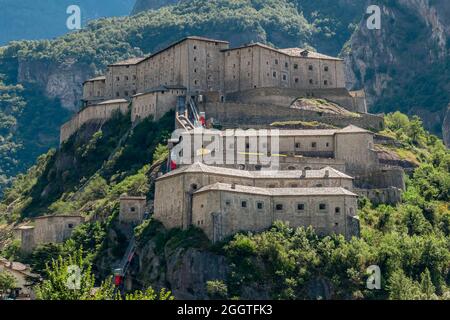 Das alte Forte di Bard, Aostatal, Italien, in der Sommersaison Stockfoto