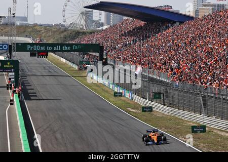 Zandvoort, Niederlande. September 2021. Zandvoort, Niederlande, 03/09/2021, Daniel Ricciardo (AUS) McLaren MCL35M. 03.09.2021. Formel 1 Weltmeisterschaft, Rd 13, Großer Preis Der Niederlande, Zandvoort, Niederlande, Übungstag. Bildnachweis sollte lauten: XPB/Press Association Images. Quelle: XPB Images Ltd/Alamy Live News Stockfoto