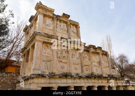 Überreste des antiken Tempels Sebasteion in Aphrodisias, Türkei Stockfoto