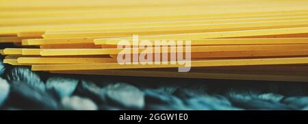 Vollkorn rohe Spaghetti, Pasta Bio-Lebensmittel Stockfoto