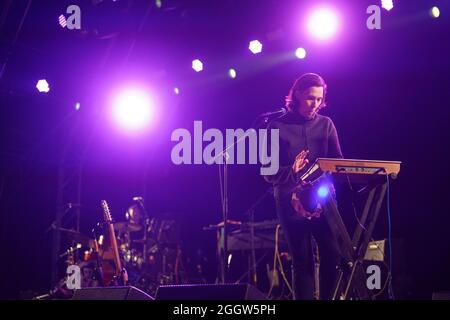 Dorset, Großbritannien. September 2021. Stereolab tritt am Ende des Road Festivals 2021 in den Larmer Tree Gardens in Dorset auf. Foto: Richard Gray/Alamy Stockfoto