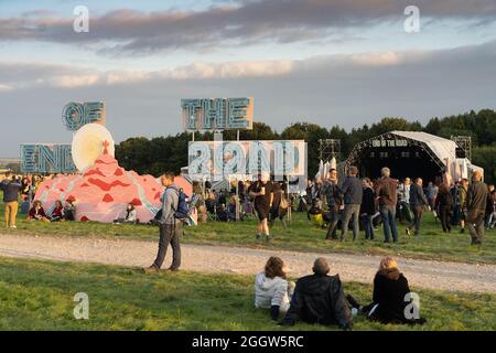 Dorset, Großbritannien. September 2021. Tag 1 vom 2021 Ende des Road Festivals in den Larmer Tree Gardens in Dorset. Foto: Richard Gray/Alamy Stockfoto