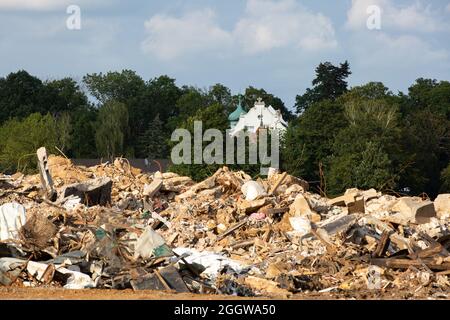 Bauschutt Und Am Ufer Der Erft Bei Erftstadt - Blessem Nach Der Flutkatastrophe Im Juli 2021, Als Mehrere Häuser Einstürzten Stockfoto