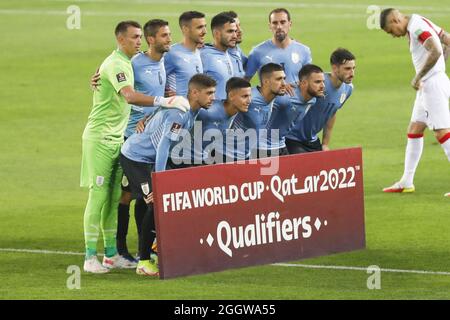 Lima, Peru. September 2021. Formalitäten vor der Fußball-WM-Qualifikation 2022 zwischen Peru und Uruguay beim Estádio Nacional del Peru in Lima, Peru. Das Spiel endete 1-1 mit Tapia-Wertung für die Gastgeber in der 24. Minute und de Arrascaeta-Ausgleich für Uruguay in der 29. Kredit: SPP Sport Pressefoto. /Alamy Live News Stockfoto