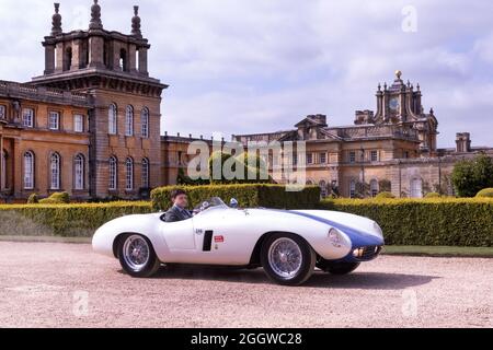 1955 Ferrari 750 Monza Spider auf dem Salon Prive 2021 im Blenheim Palace Woodstock Oxfordshire UK, 1. Und 2. September 2021 Stockfoto